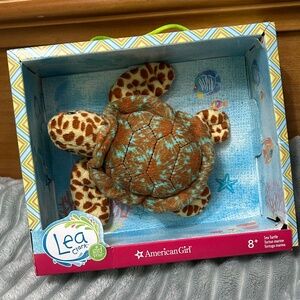 AMERICAN GIRL Girl Of the Year 2016 Lea Clark Sea Turtle w Box